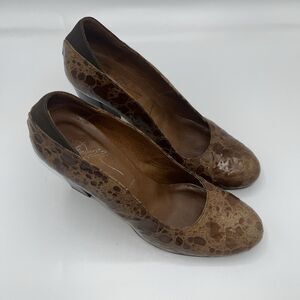 Donald Pliner Casey Brown Cracked Suede Leather Pumps Heels Shoes 9.5 Spain